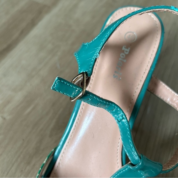 Green Low Heel Shoes - Picture 9 of 9